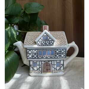 Vintage Sadler English Country House "Tudor House"